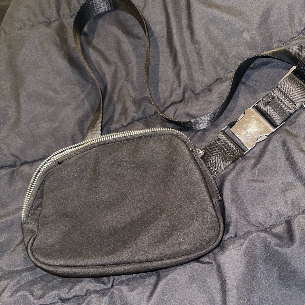 Black Madison west fanny pack